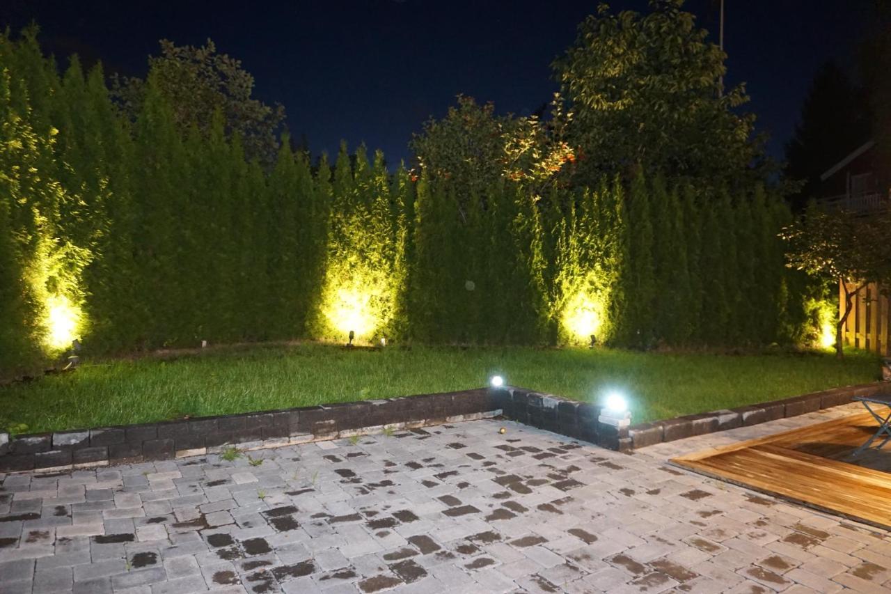 Fresh Happy Little House, 35 M2 In Taeby Apartment สต็อกโฮล์ม ภายนอก รูปภาพ